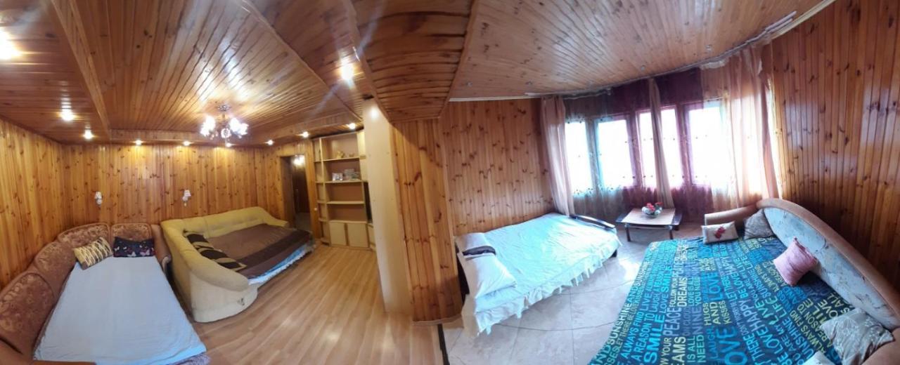 Куренiвський Двiр Kijev Kültér fotó